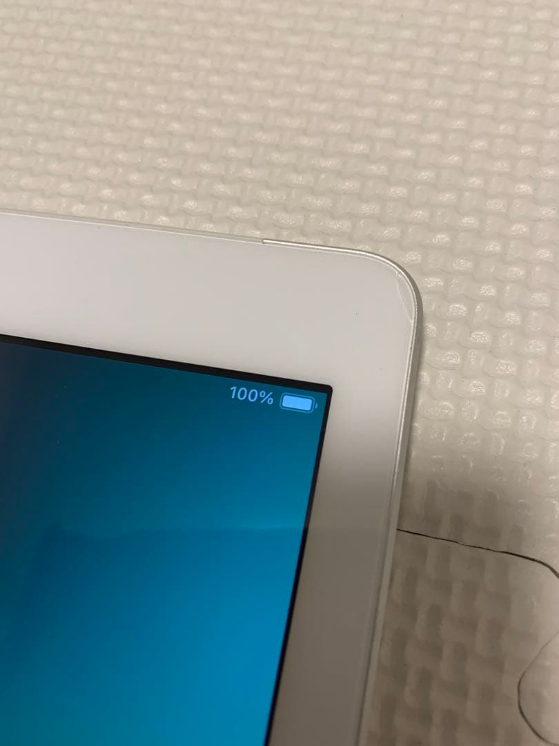 iPad 本体 第6世代　32G シルバー