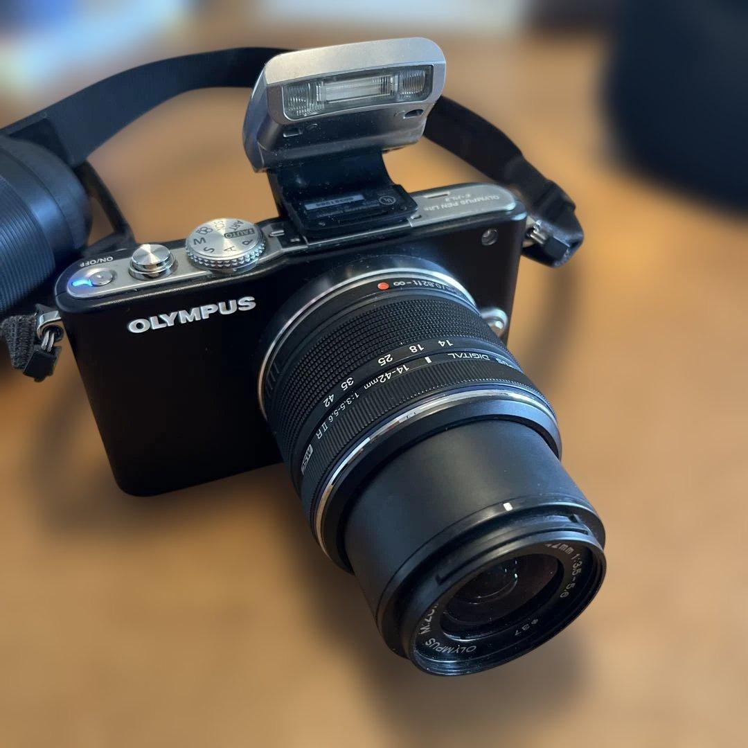 OLYMPUS ミラーレス一眼 ダブルレンズ　E-PL3