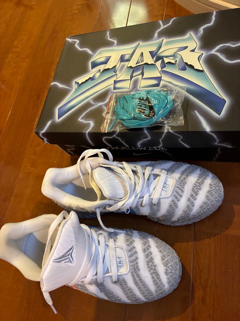 Nike Ja 3 \"Light Show\" ジャモラント3