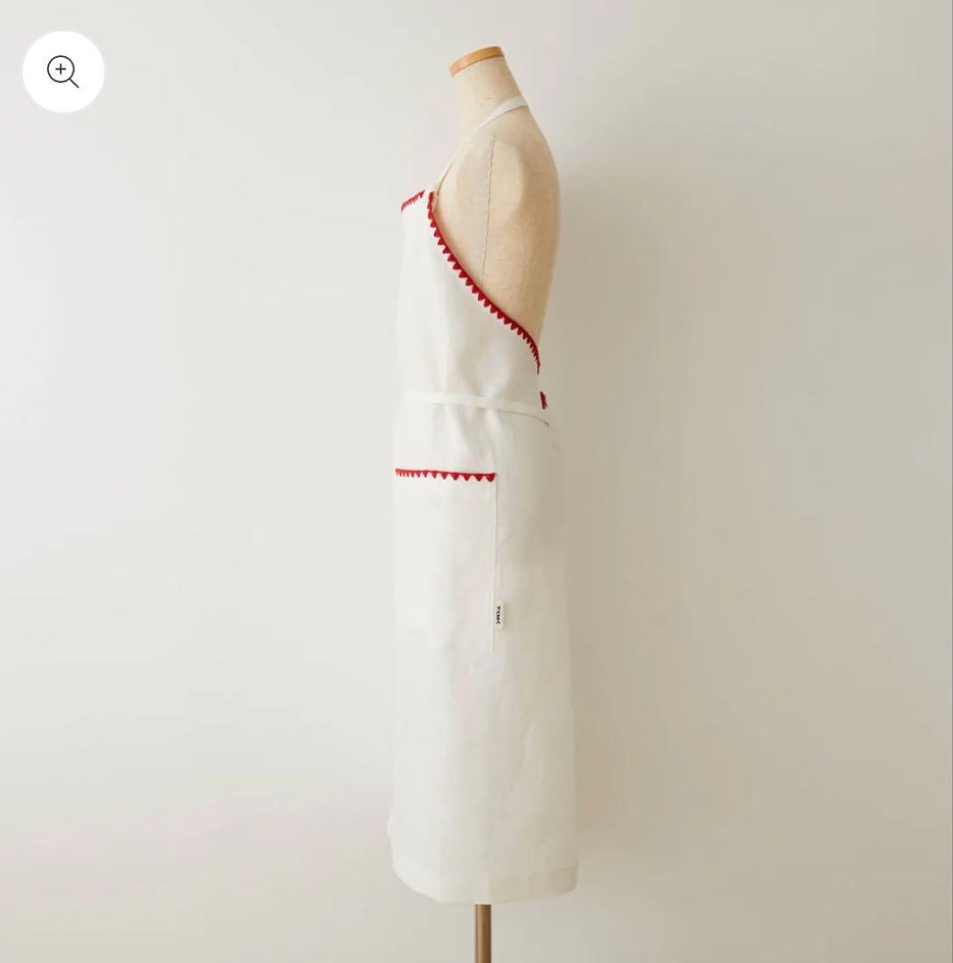 ⭐︎完売品⭐︎滝沢眞規子　タキタキ　新品　エプロン　ホワイト✖️レッド　TKMK