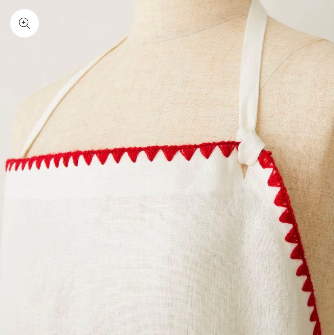 ⭐︎完売品⭐︎滝沢眞規子　タキタキ　新品　エプロン　ホワイト✖️レッド　TKMK