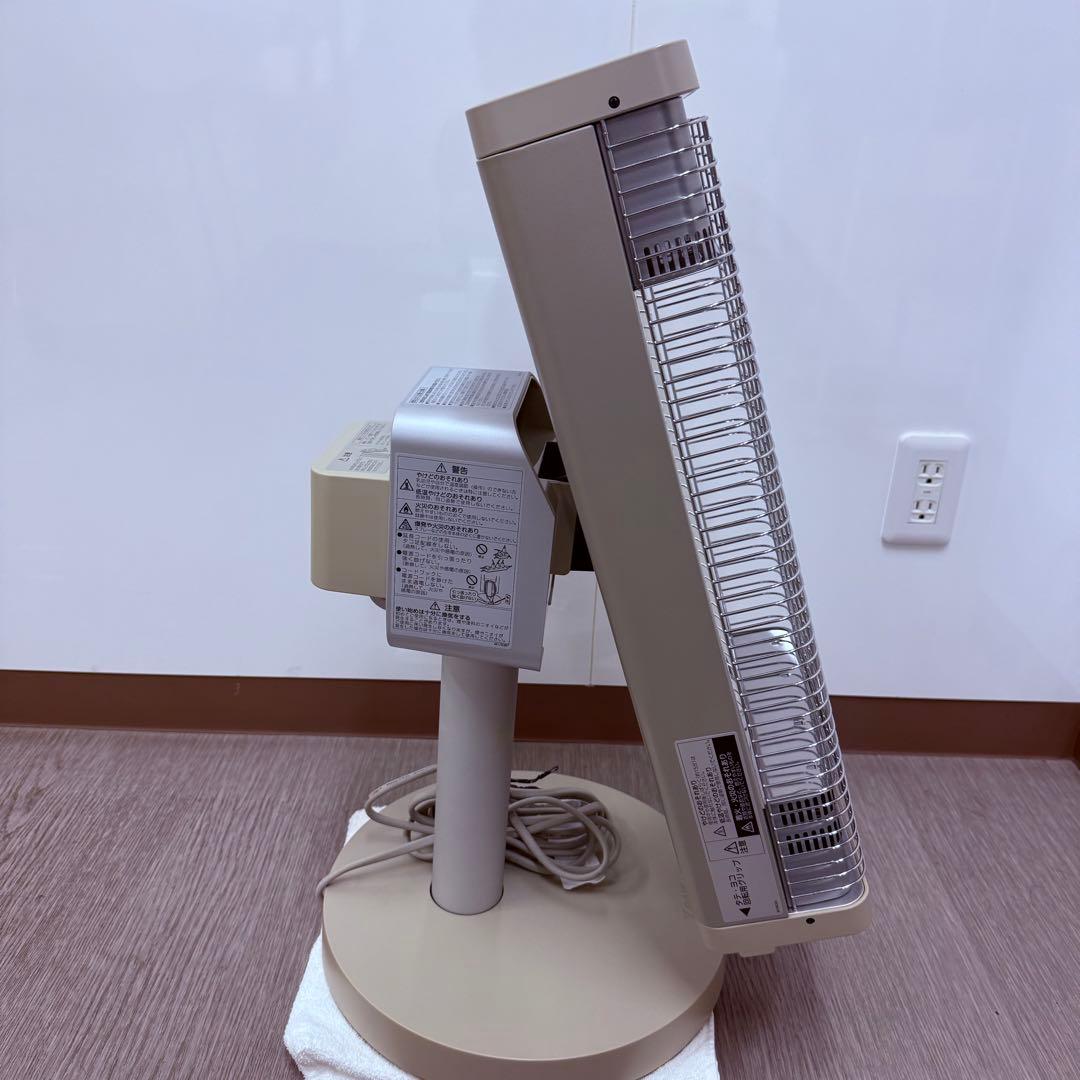 美品　DAIKIN ダイキン セラムヒート　遠赤外線暖房機　ERFT11XSE8