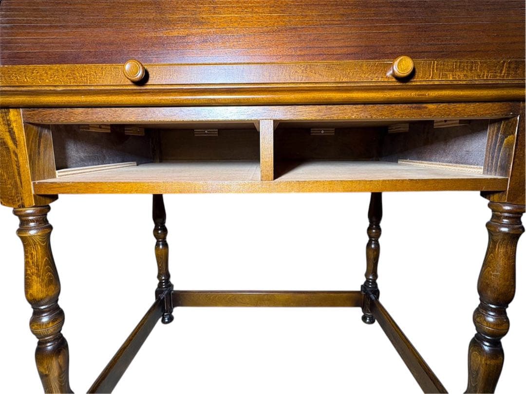 札幌市内引取・札幌市内配送可‼️カリモク コロニアル ライティング ビューロー