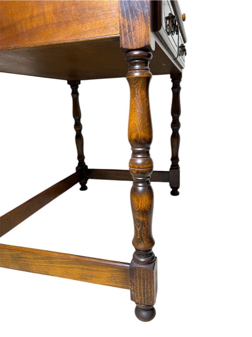 札幌市内引取・札幌市内配送可‼️カリモク コロニアル ライティング ビューロー