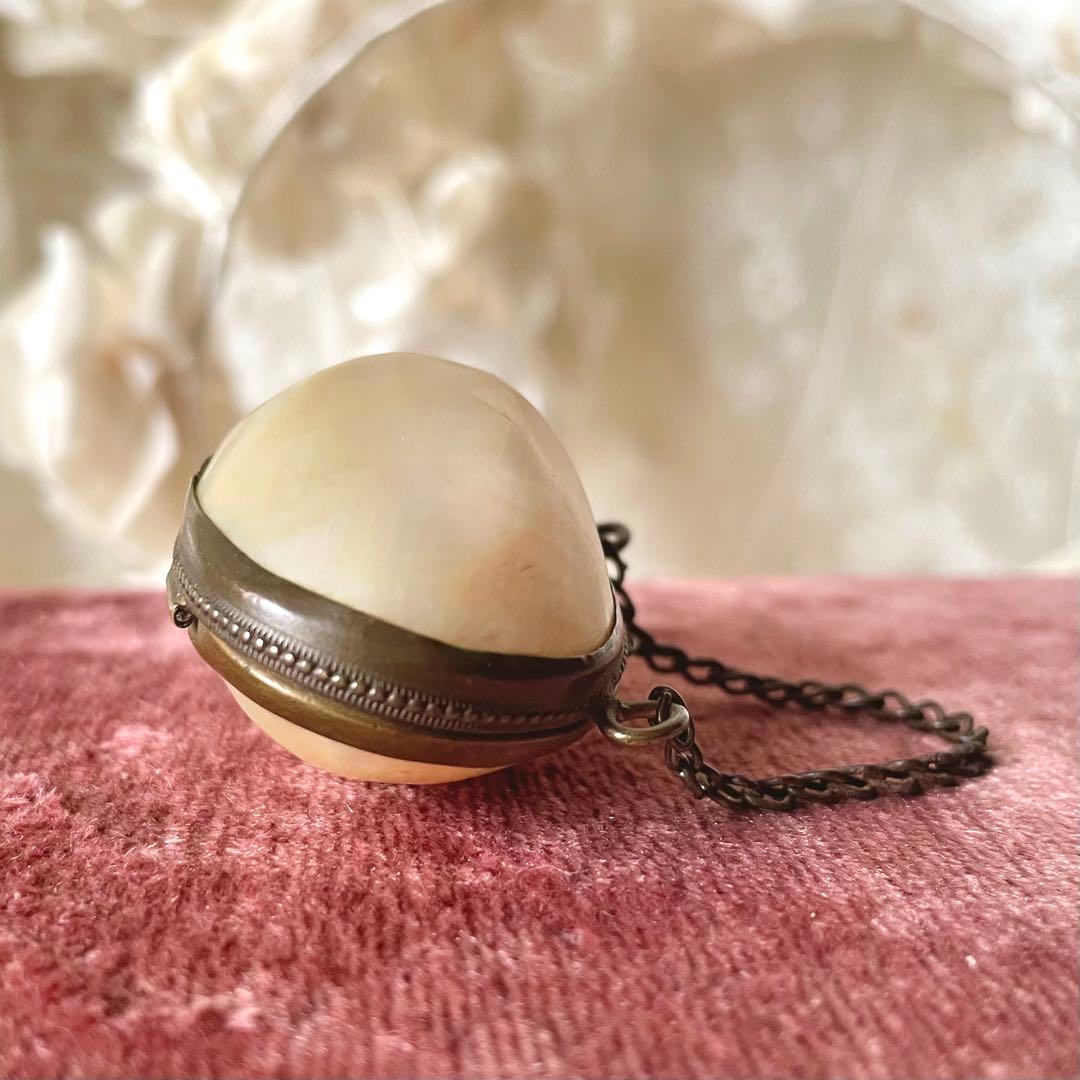 チェーン付きマザーオブパールシンブルケース　白蝶貝　ドール　フランスアンティーク