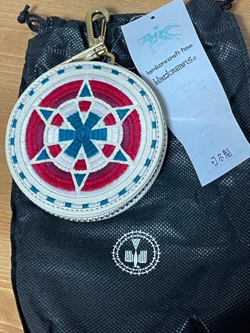 BLACK mean トライバル柄　レザーサークルウォレット　白　新品タグ付き