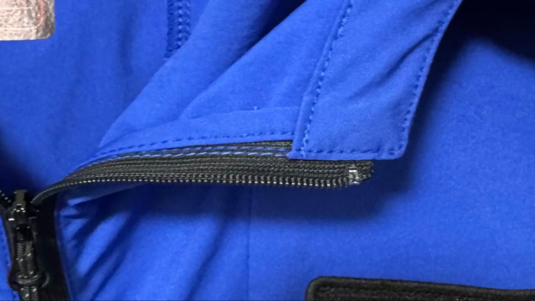 オンヨネ　Salomonワッペン、 プリント入り　ウィンブレ　Lサイズ