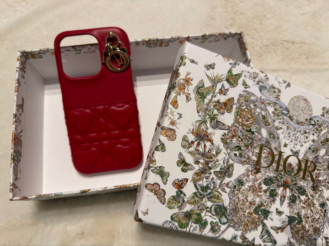 Christian Dior レッド iPhone15Pro ケース