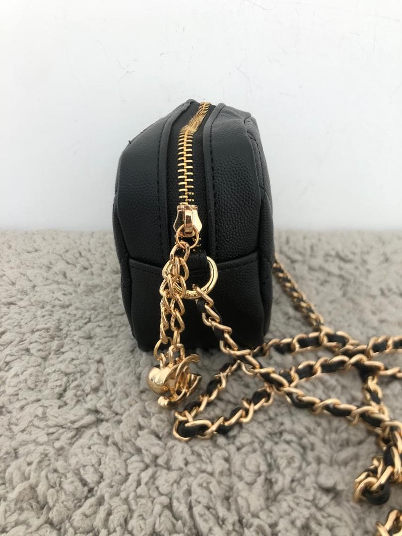 ノベルティー ショルダーバッグ　ロゴ ブラック　綺麗　バッグ