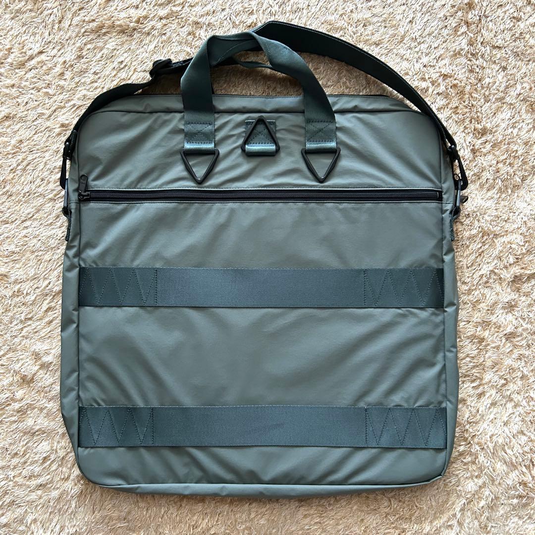 ディーベック オールモストブラック ヘルメットバッグ ショルダーバッグ カーキ