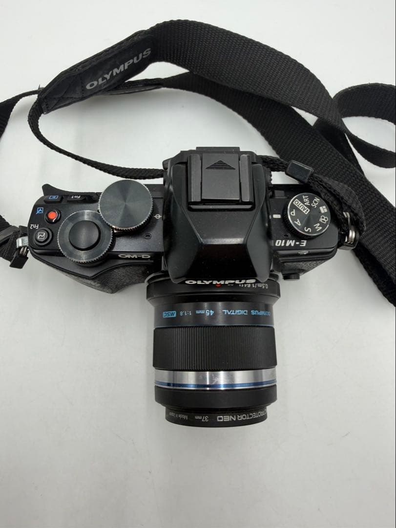 デジタルカメラ OLYMPUS OM-D E-M10 45mm 1:1.8