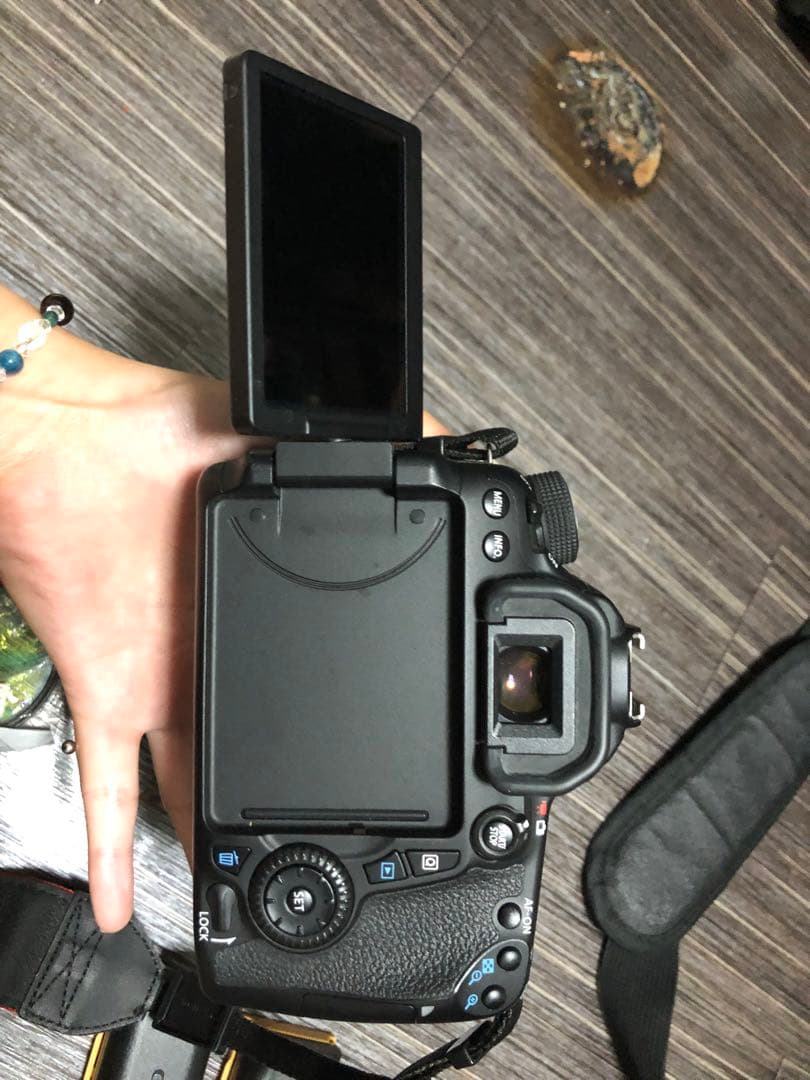 Canon EOS 70D デジタル一眼レフカメラ＋ズームレンズ