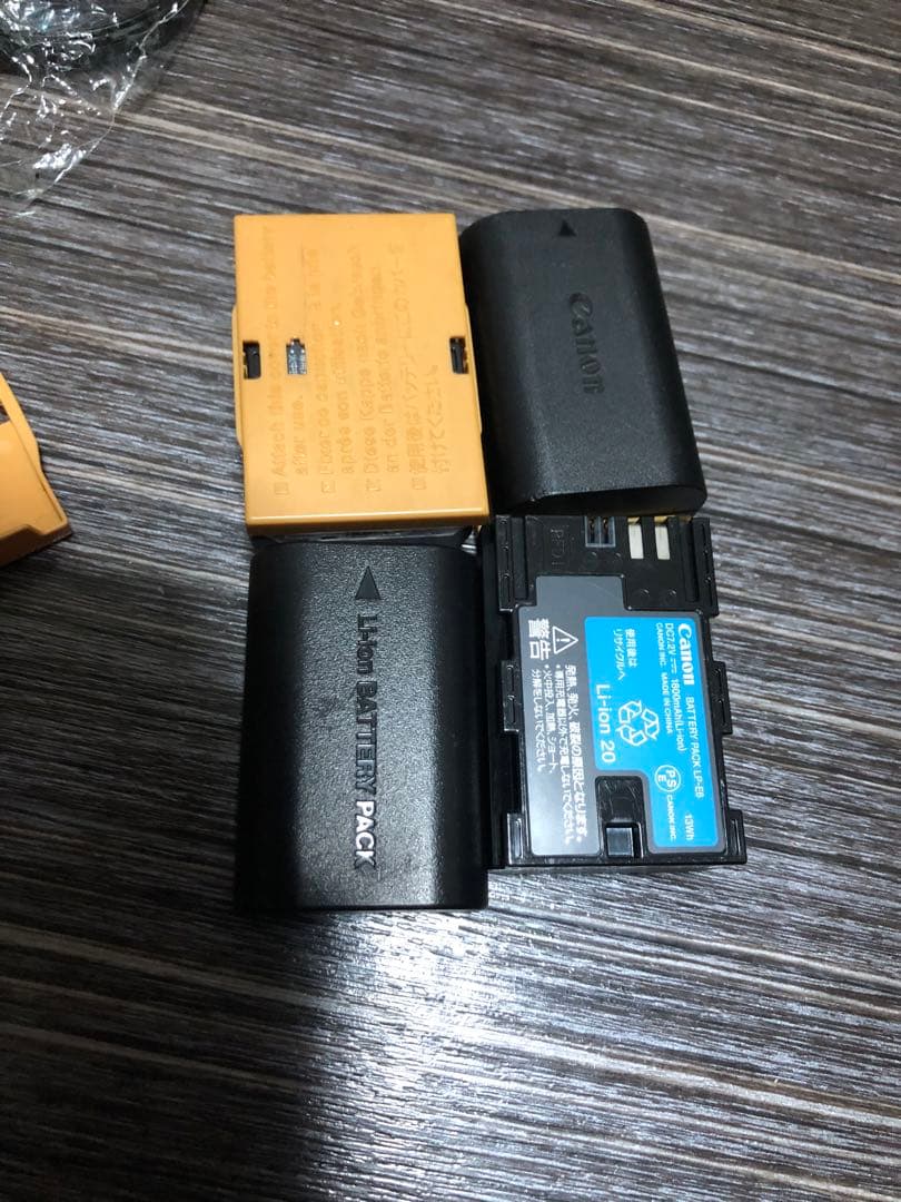 Canon EOS 70D デジタル一眼レフカメラ＋ズームレンズ