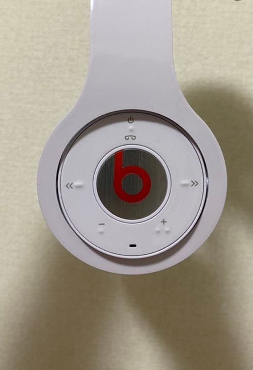 Beats ヘッドホン白