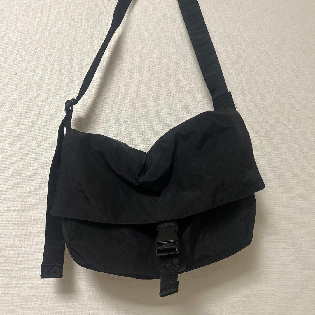 BAGGU 黒 メッセンジャーバッグ