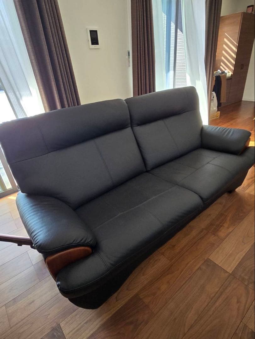 3人掛けソファー　本革