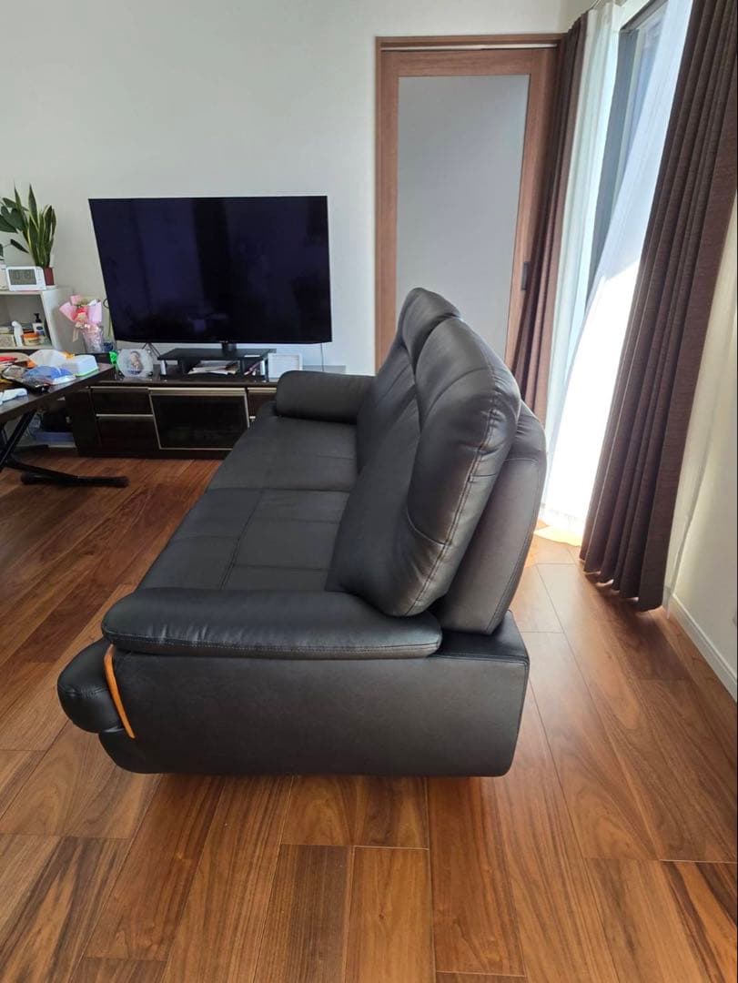 3人掛けソファー　本革