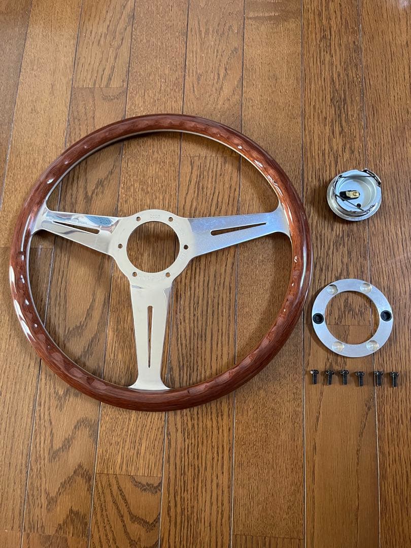 ナルディ ウッド　ステアリング　クラシック