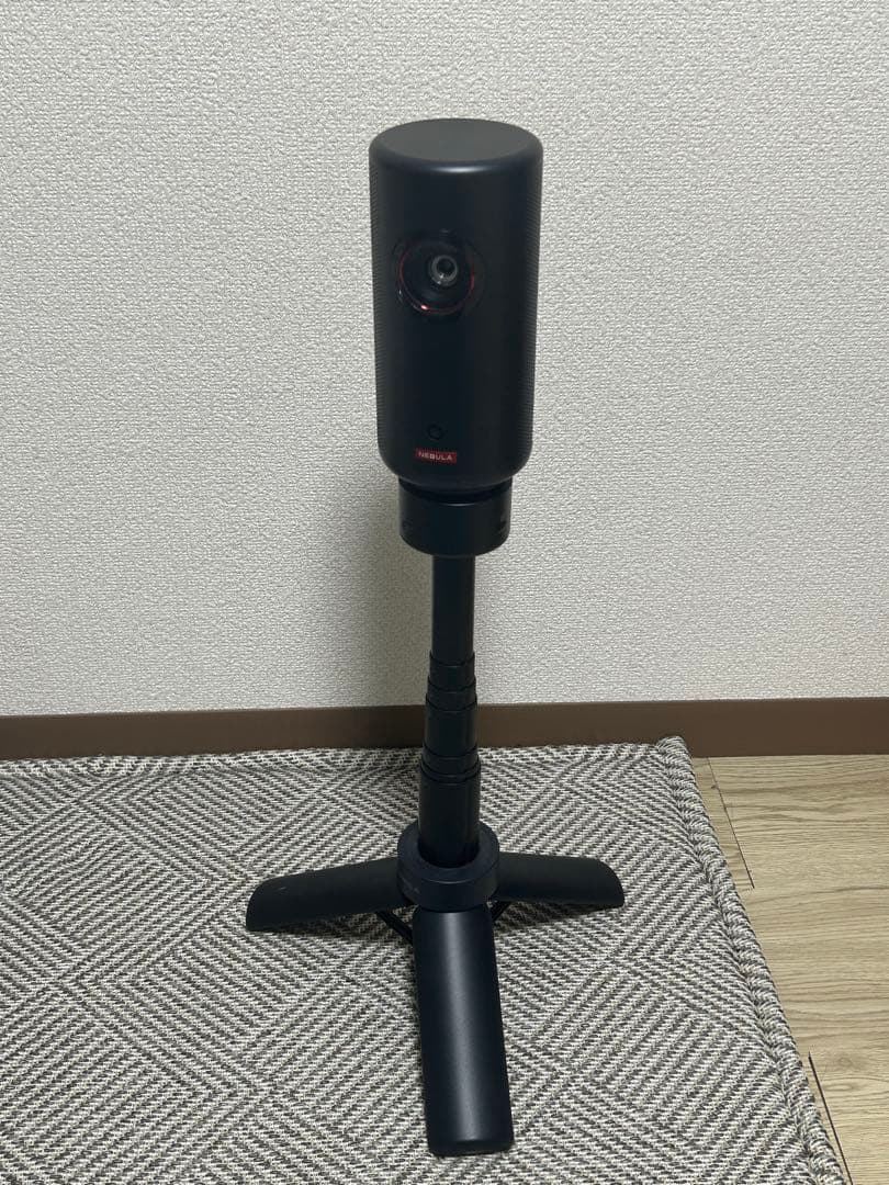 Nebula Capsule 3 Laser プロジェクター 本体 三脚付き