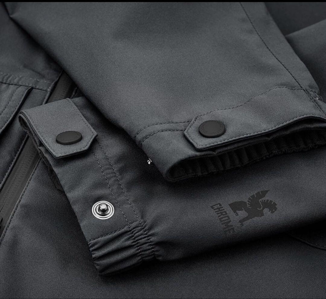 CHROME マウンテンパーカー　試着のみ