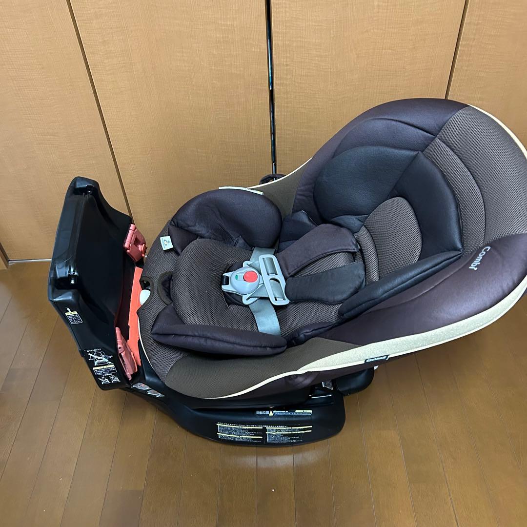 美品清掃済み　Combi コンビ ゼウスターン EG ZZ チャイルドシート
