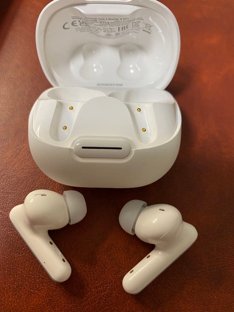 【美品】Soundcore Liberty 4 NC ワイヤレスイヤホン(白)