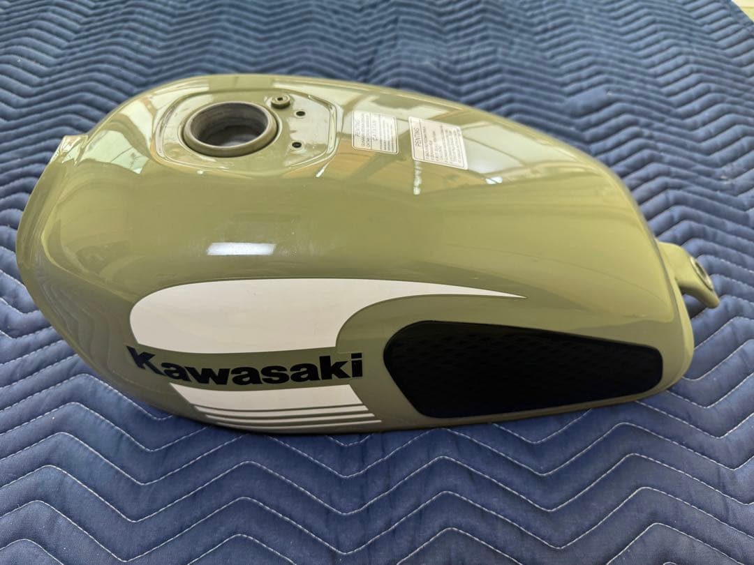 【bobi88】W175TR用ガソリンタンク オリーブグリーン　美品