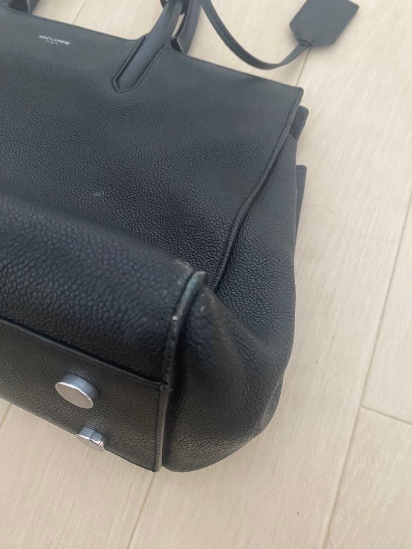 YSL ブラック レザーバック