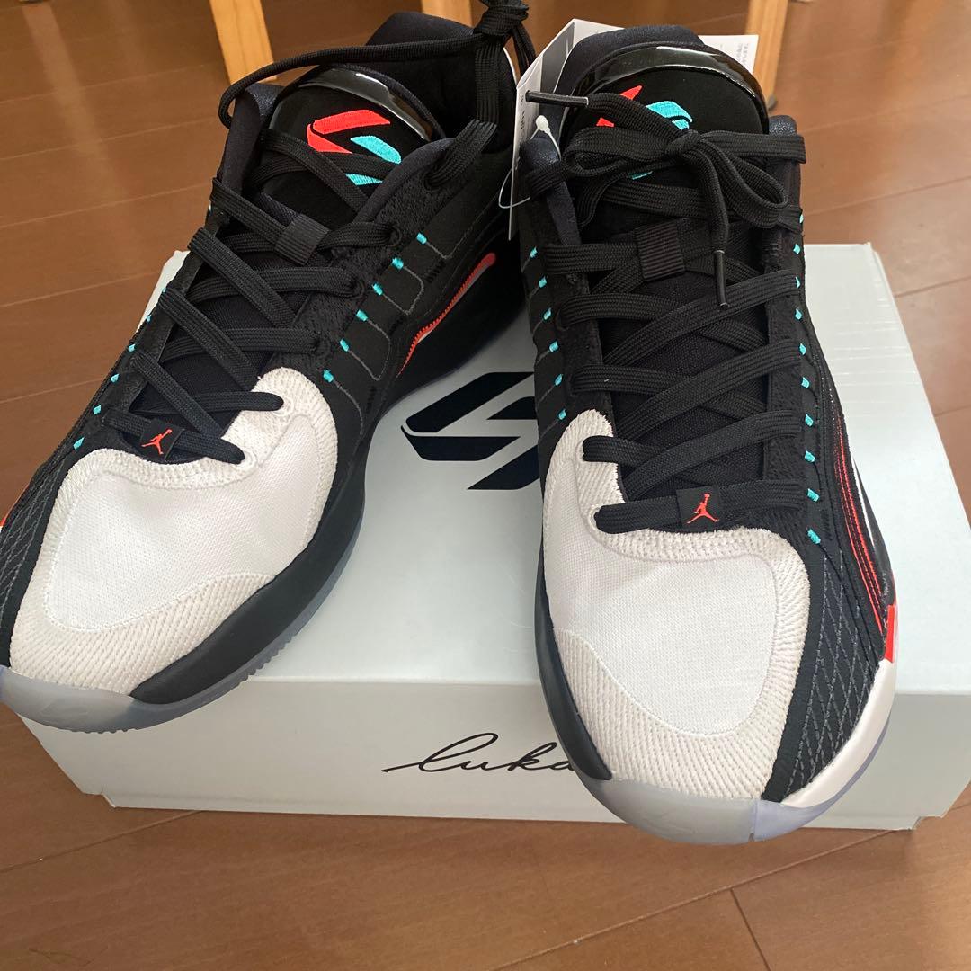 JORDAN LUKA 4 PF ブラック/ブライトクリムゾン 10.5