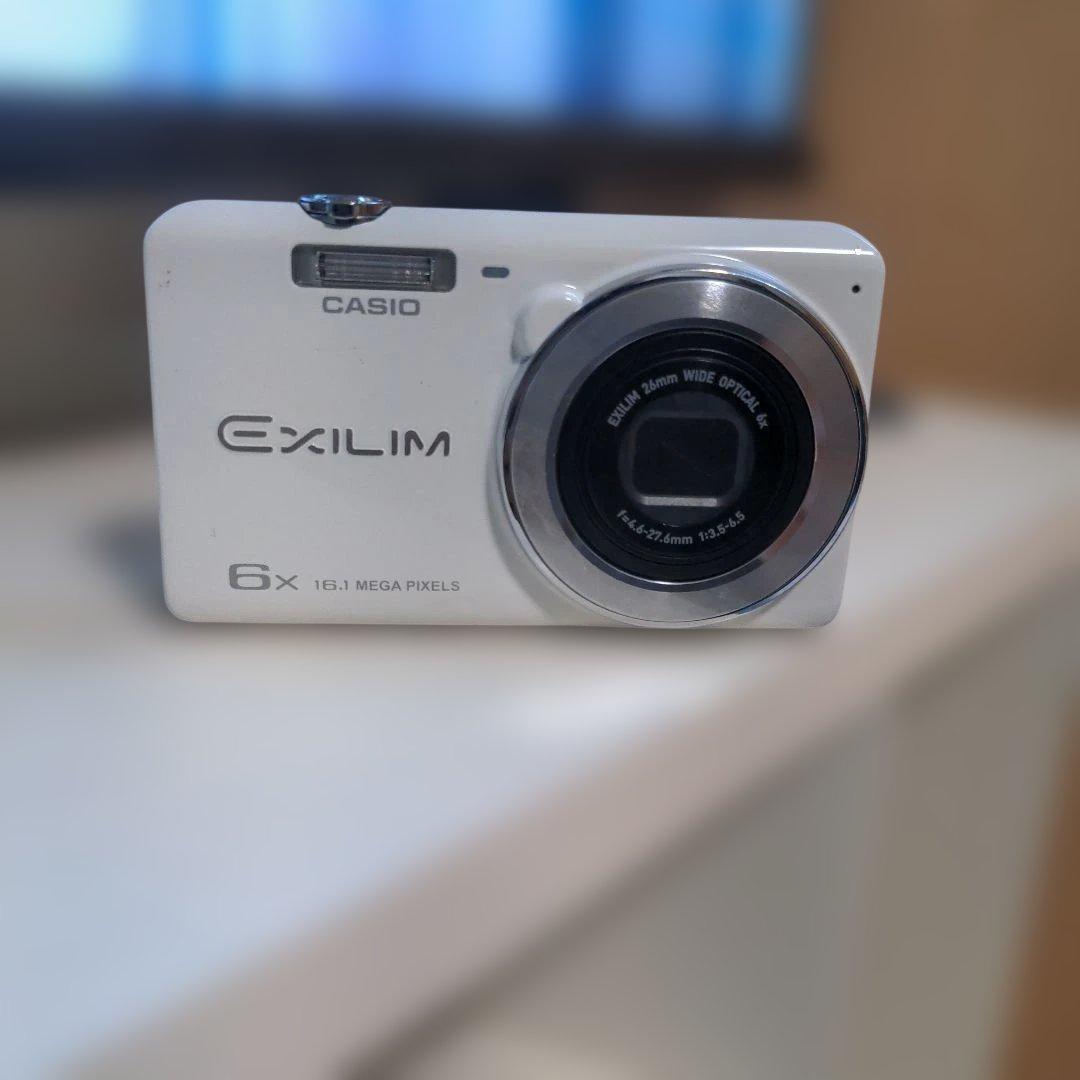 CASIO　EXILIM EX-ZS26 デジカメ