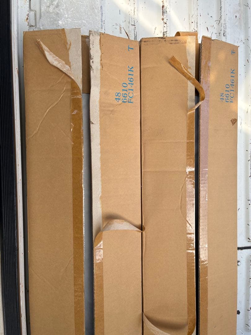 た*ヲ様 期間限定値下げ！　07クオン 純正　コーナーパネルメッキ