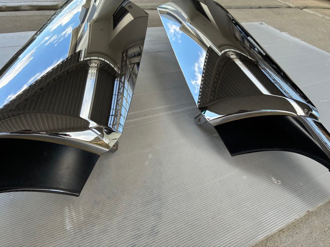 た*ヲ様 期間限定値下げ！　07クオン 純正　コーナーパネルメッキ