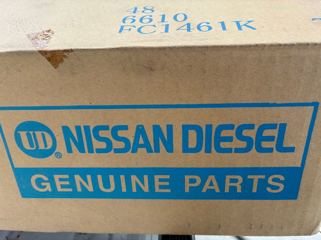 た*ヲ様 期間限定値下げ！　07クオン 純正　コーナーパネルメッキ