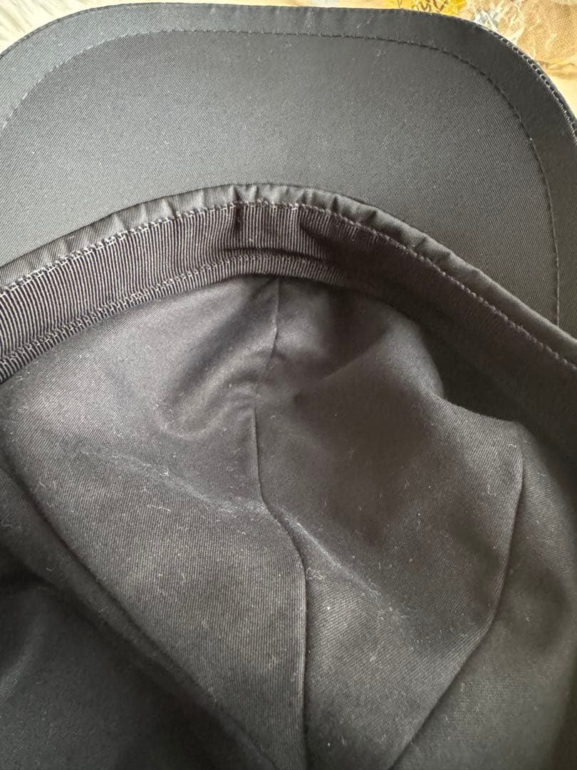 j　PRADA キャスケット　美品　M ブラック　現行モデル