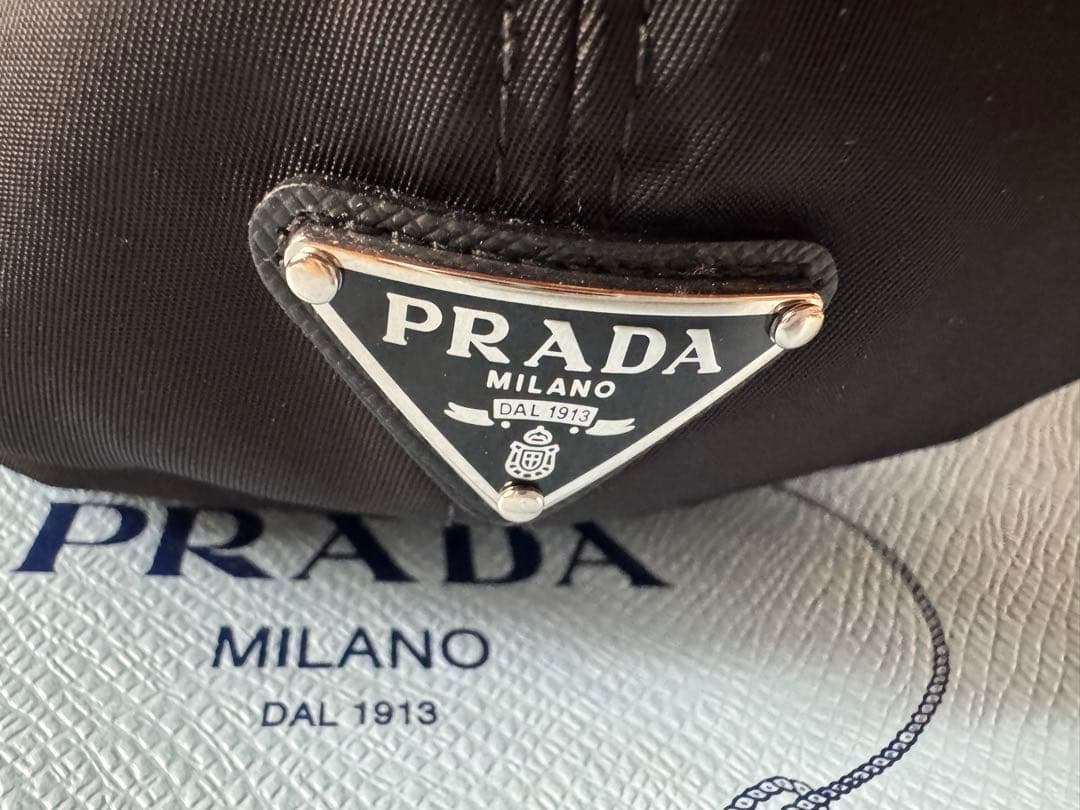 j　PRADA キャスケット　美品　M ブラック　現行モデル