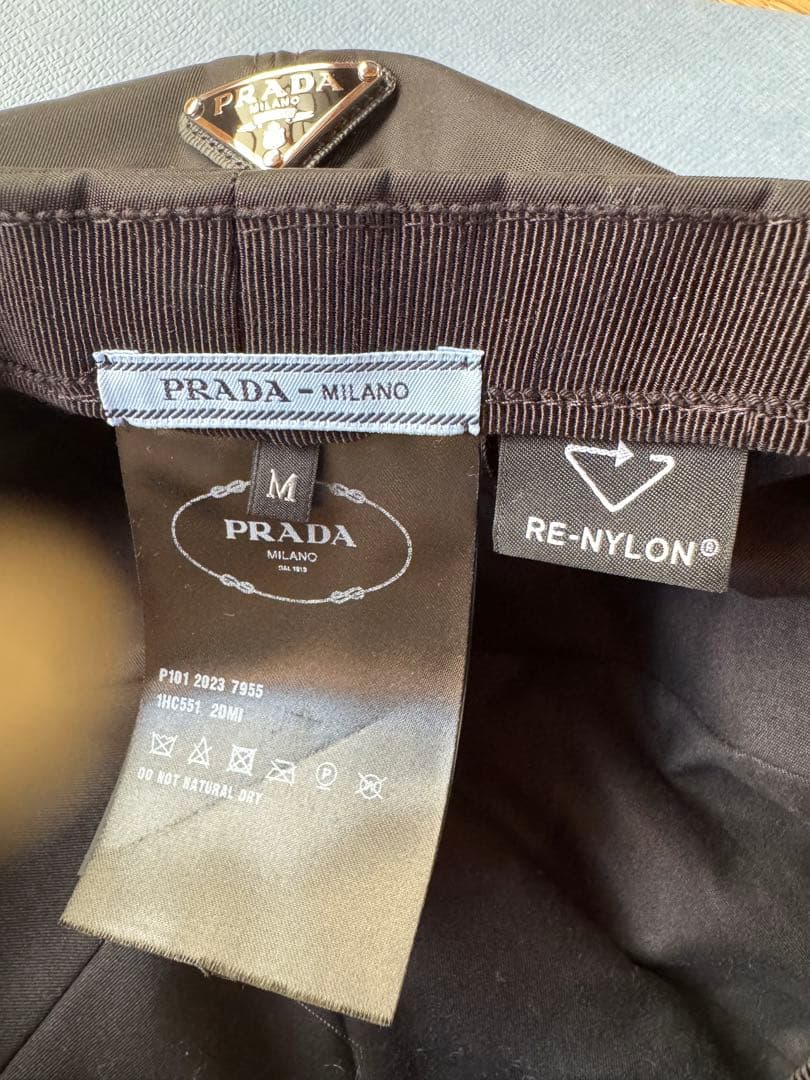 j　PRADA キャスケット　美品　M ブラック　現行モデル