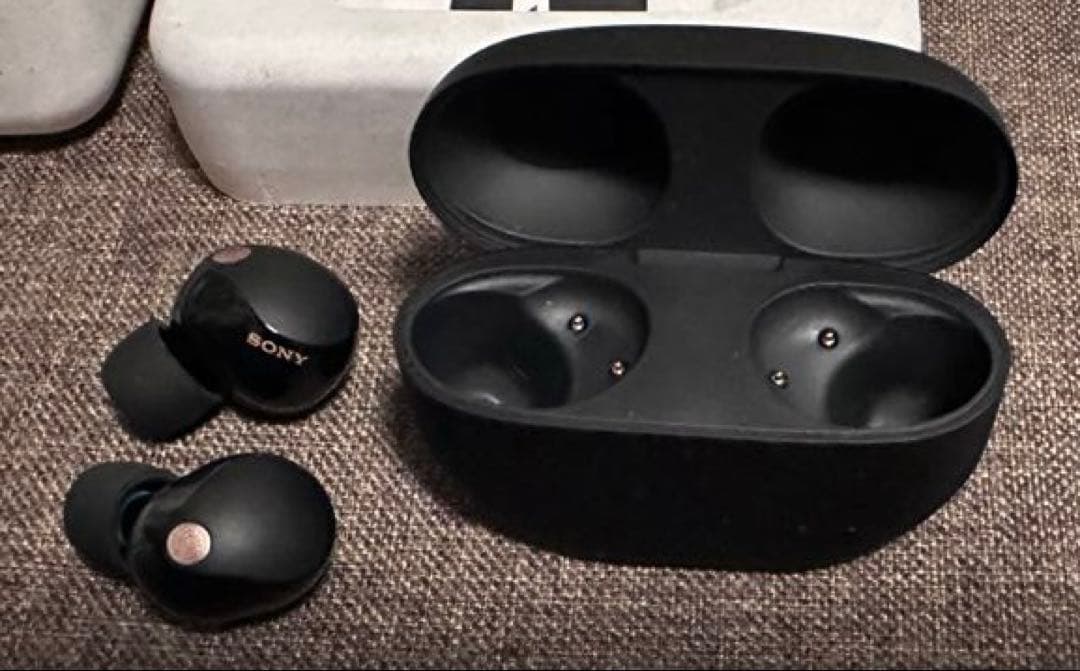 ケース付　SONY WF-1000XM5ワイヤレスイヤホン