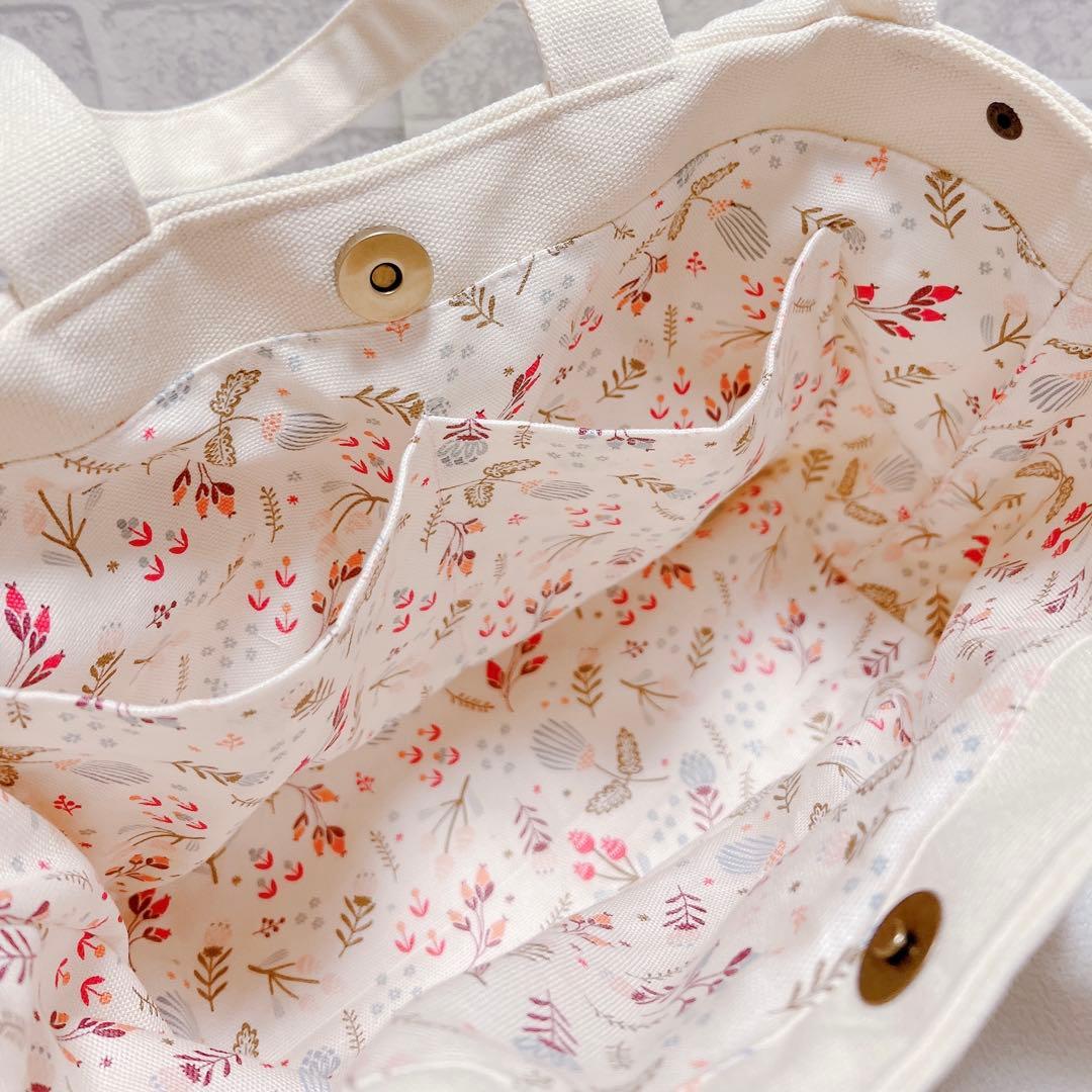 あ*き様 new✩ コヤンイサムチョン フリル＆刺繍の贅沢トートバッグ サンダー