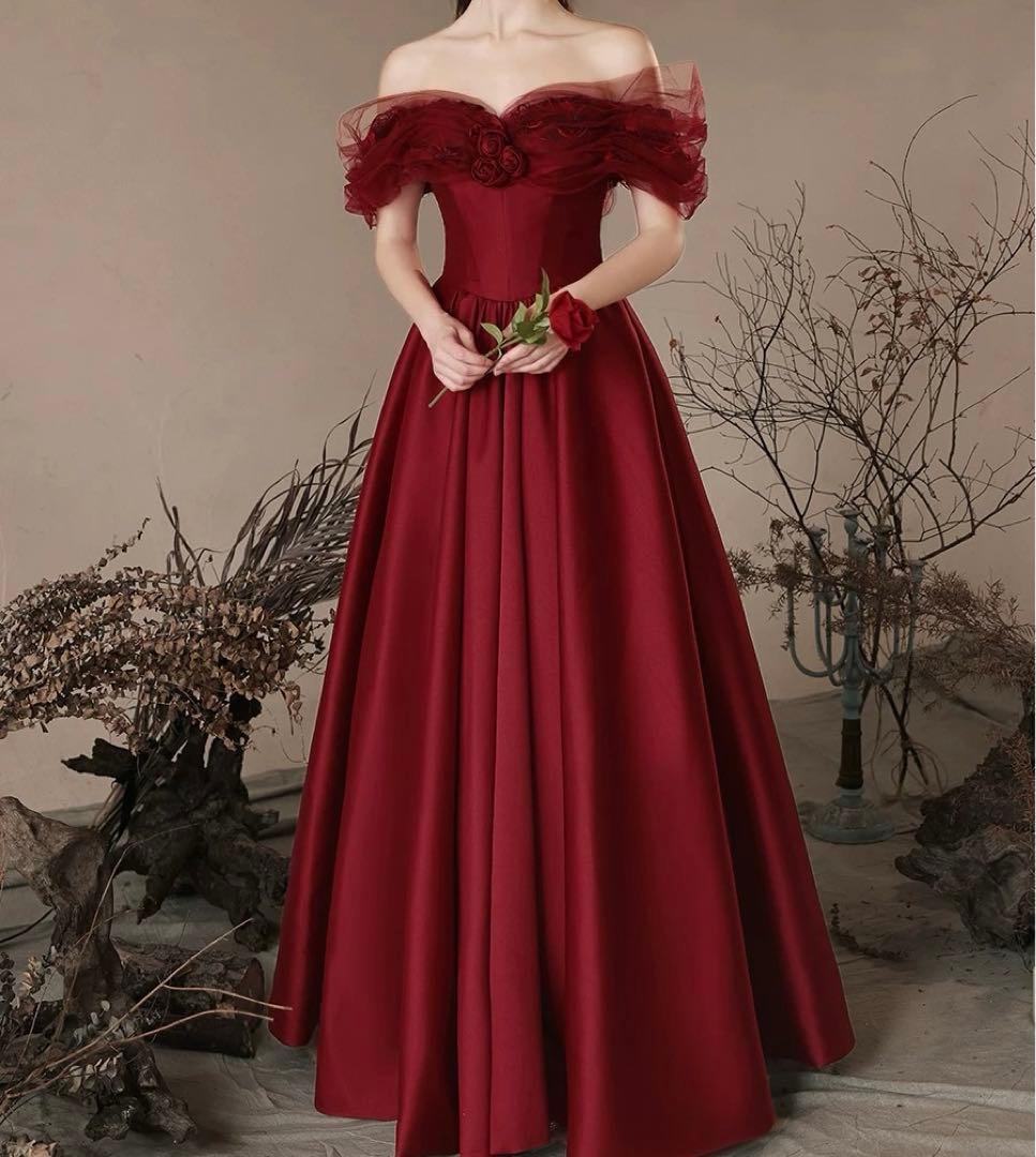 バラのデザインが可愛くて美しい オフショル イブニングドレス