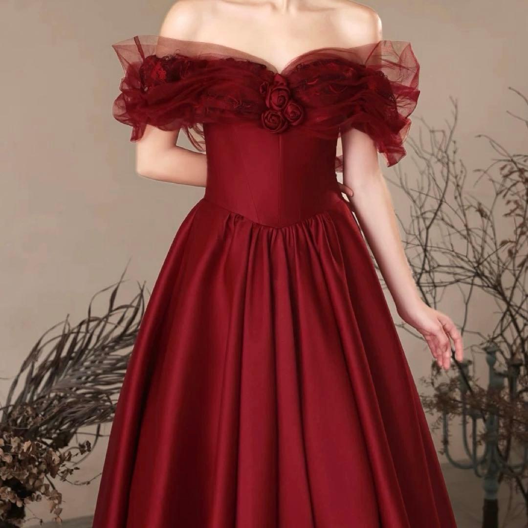 バラのデザインが可愛くて美しい オフショル イブニングドレス