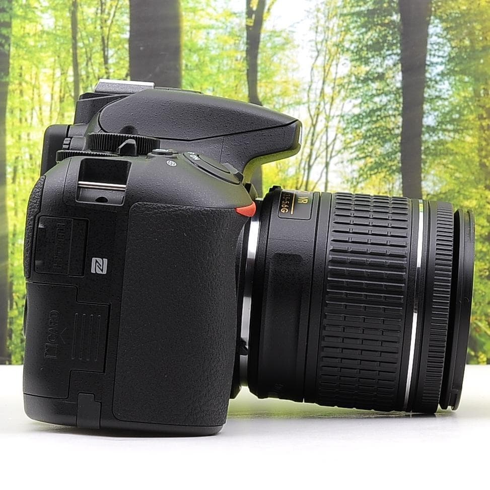 ショット数1505枚！スマホ転送機能付☆Nikon D5600☆シリーズ最新
