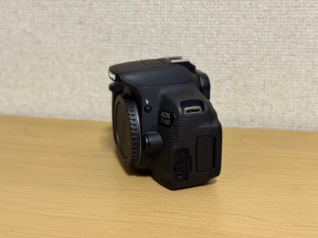 Canon EOS 700D (kiss x7i)デジタル一眼レフカメラ 本体