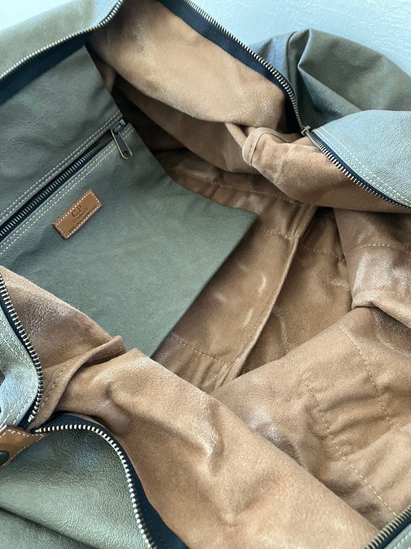 CP COMPANY ボストンバッグ&クラッチバッグ　イタリア　鞄　レザー　旅行