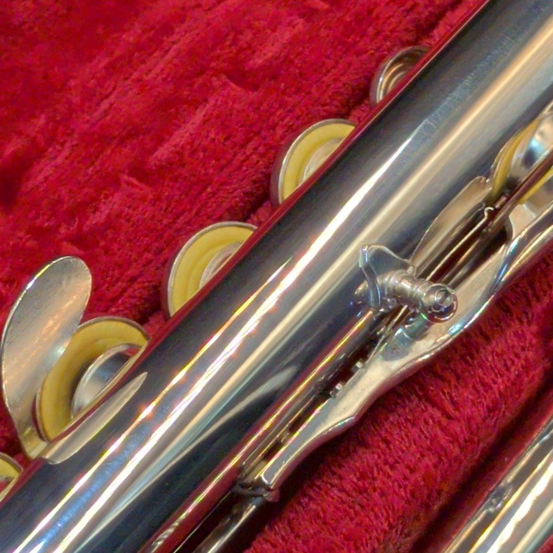 フルート　調整済　美品　ヤマハ　YFL211S（銀メッキ、Eメカ仕様）