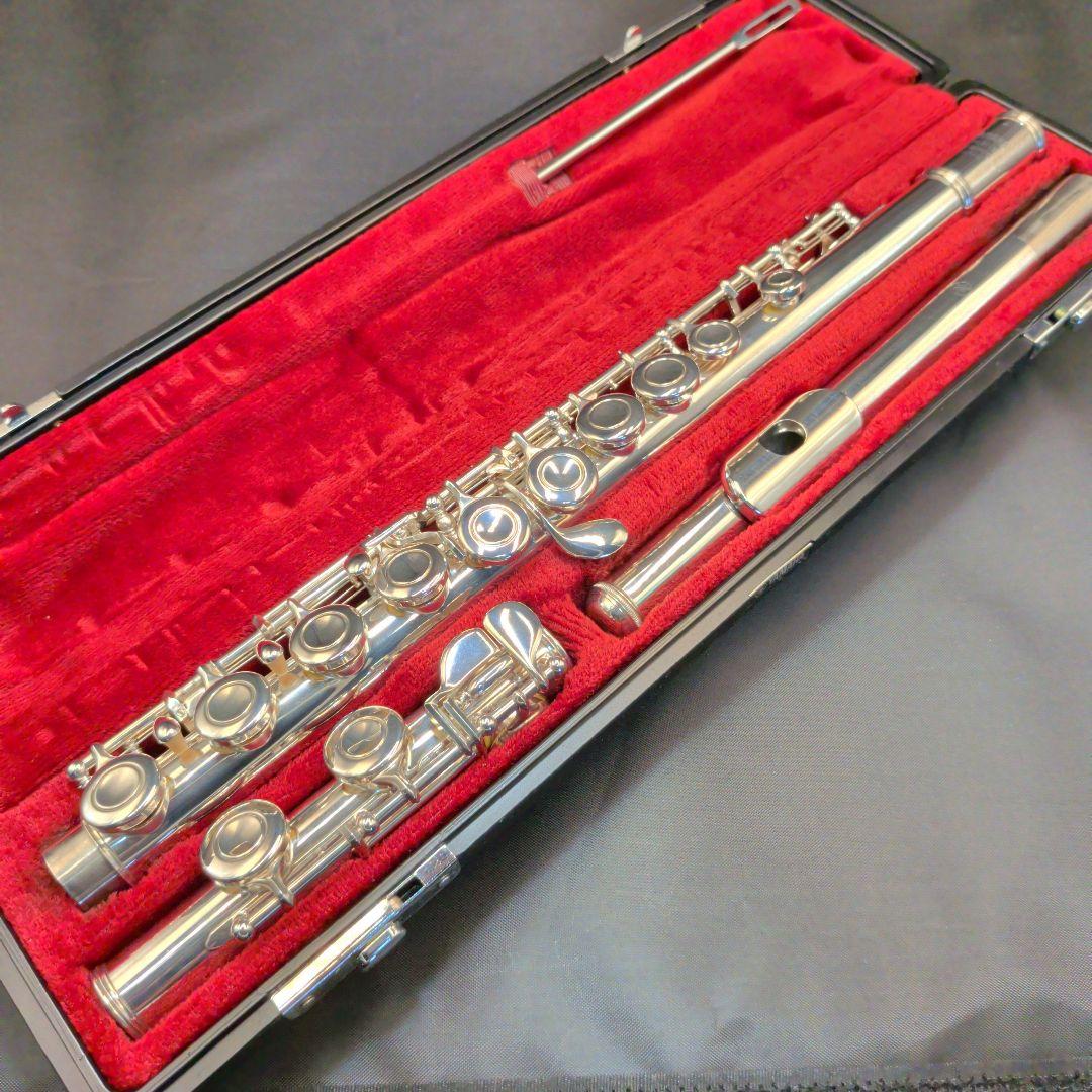 フルート　調整済　美品　ヤマハ　YFL211S（銀メッキ、Eメカ仕様）