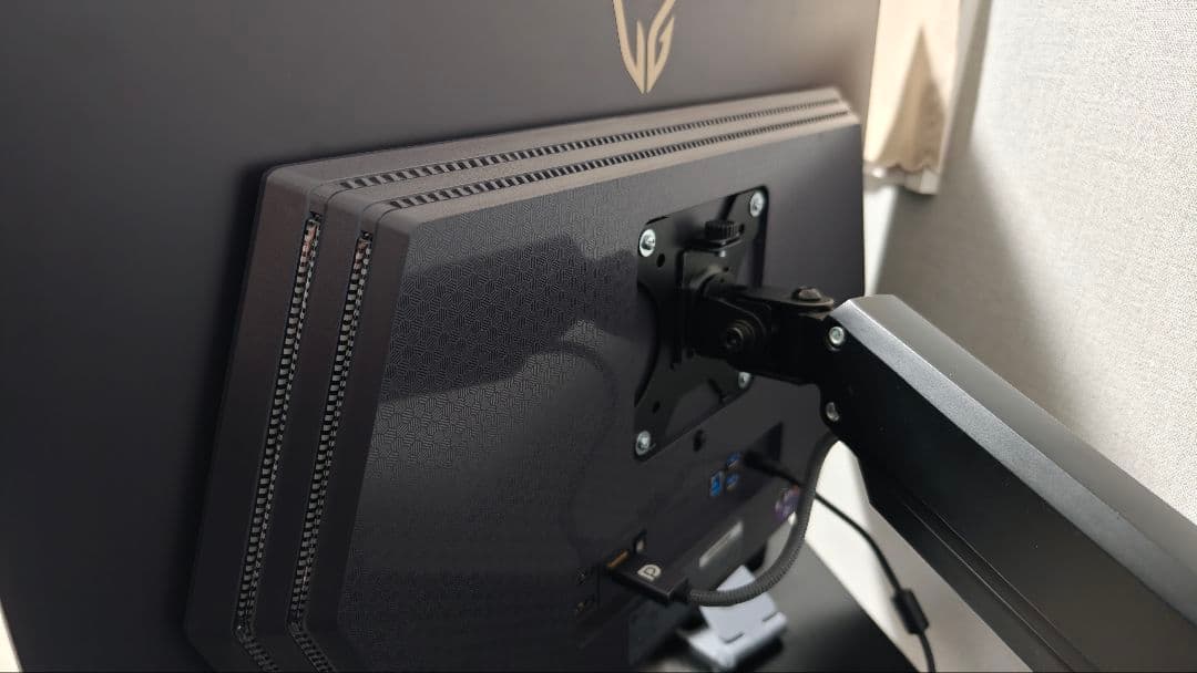 （訳あり）LG ultragear 27GR95QE-B　wqhd 240Hz