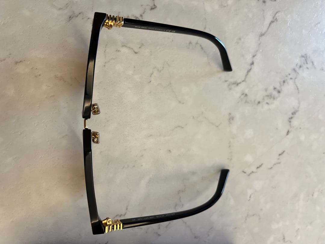 （新品）MIU MIU キャットアイサングラス SMU09Z