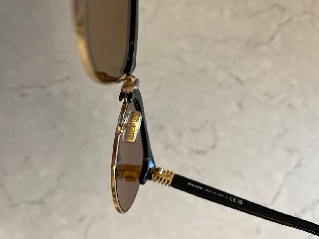 （新品）MIU MIU キャットアイサングラス SMU09Z