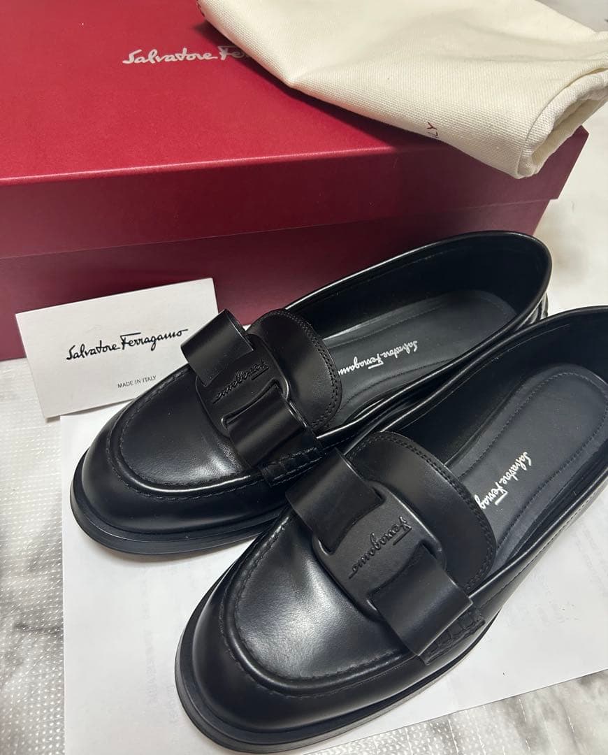 【超美品】フェラガモ VIVALDO ヴァラ　ローファー