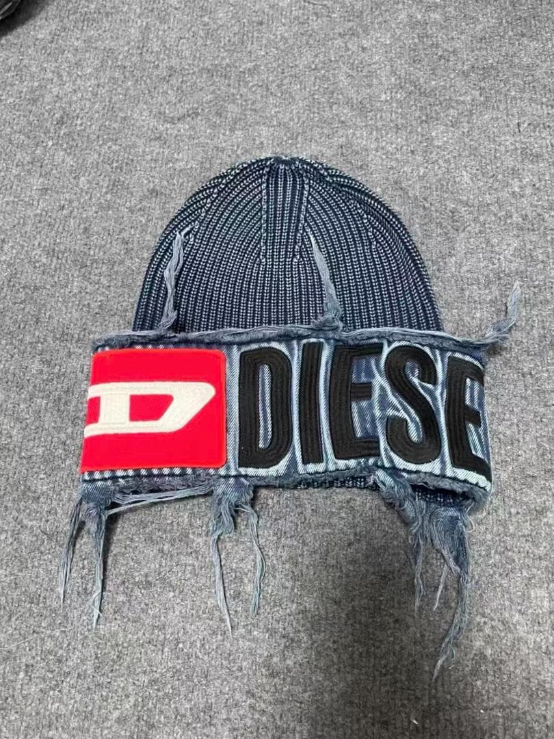DIESEL ダークブルー ニット帽 フリンジ加工